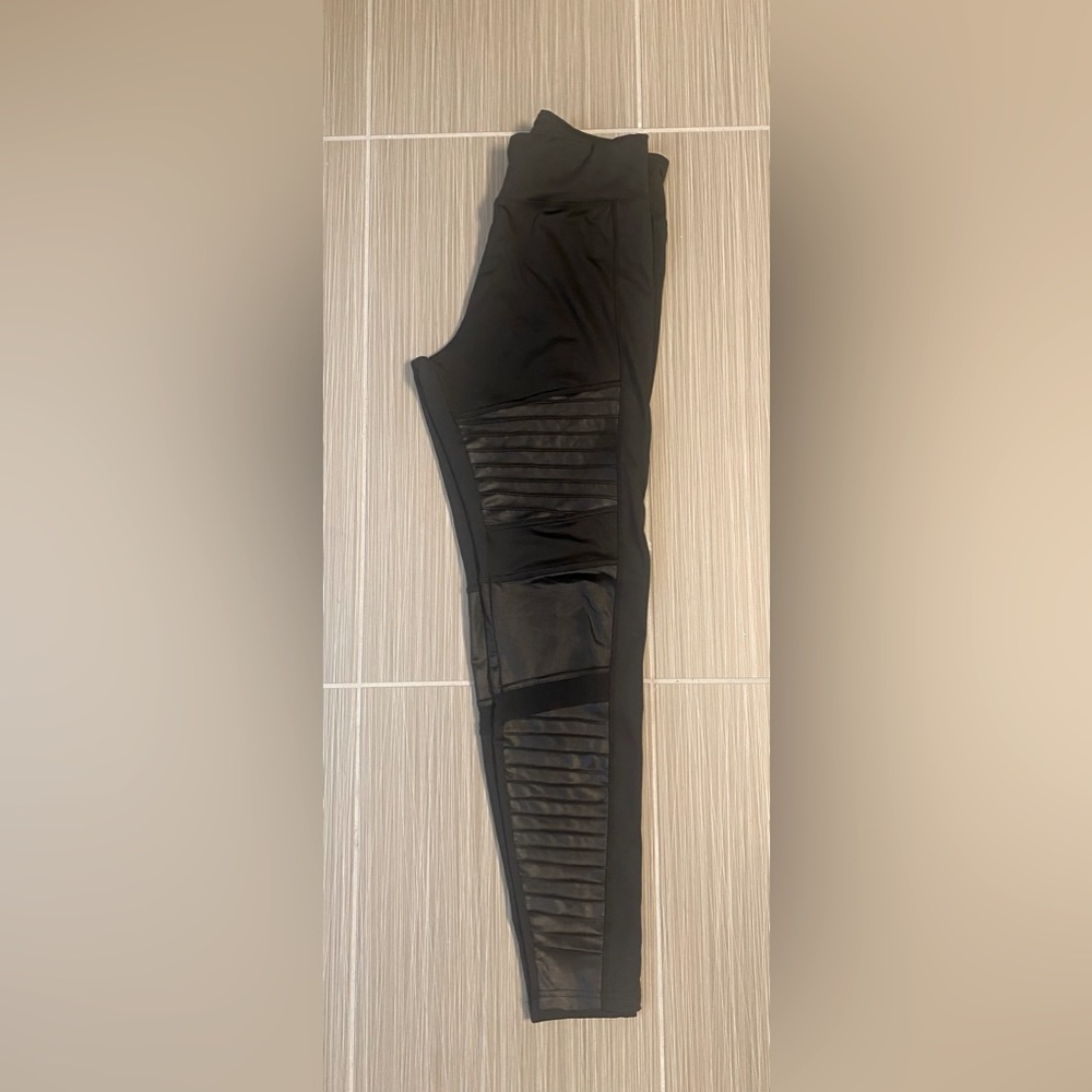Target - A New Day size small Moto leggings